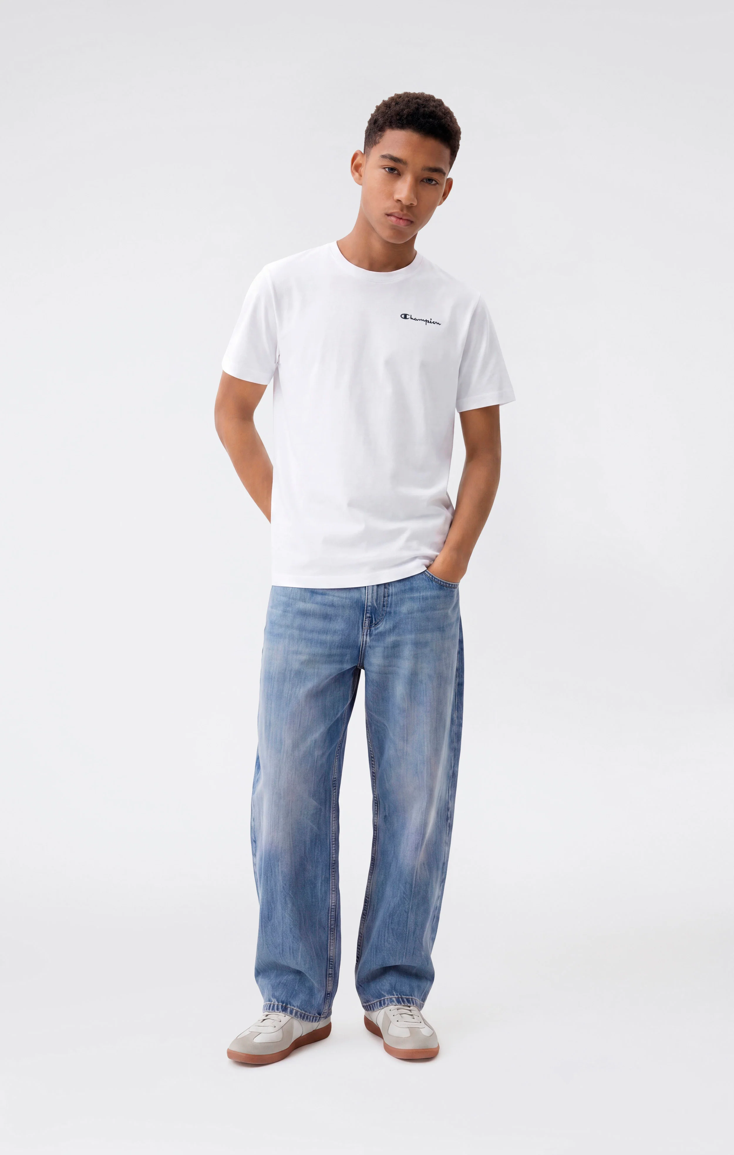 Boys’ Crewneck Small Script Logo T-Shirt Icons - Image 2