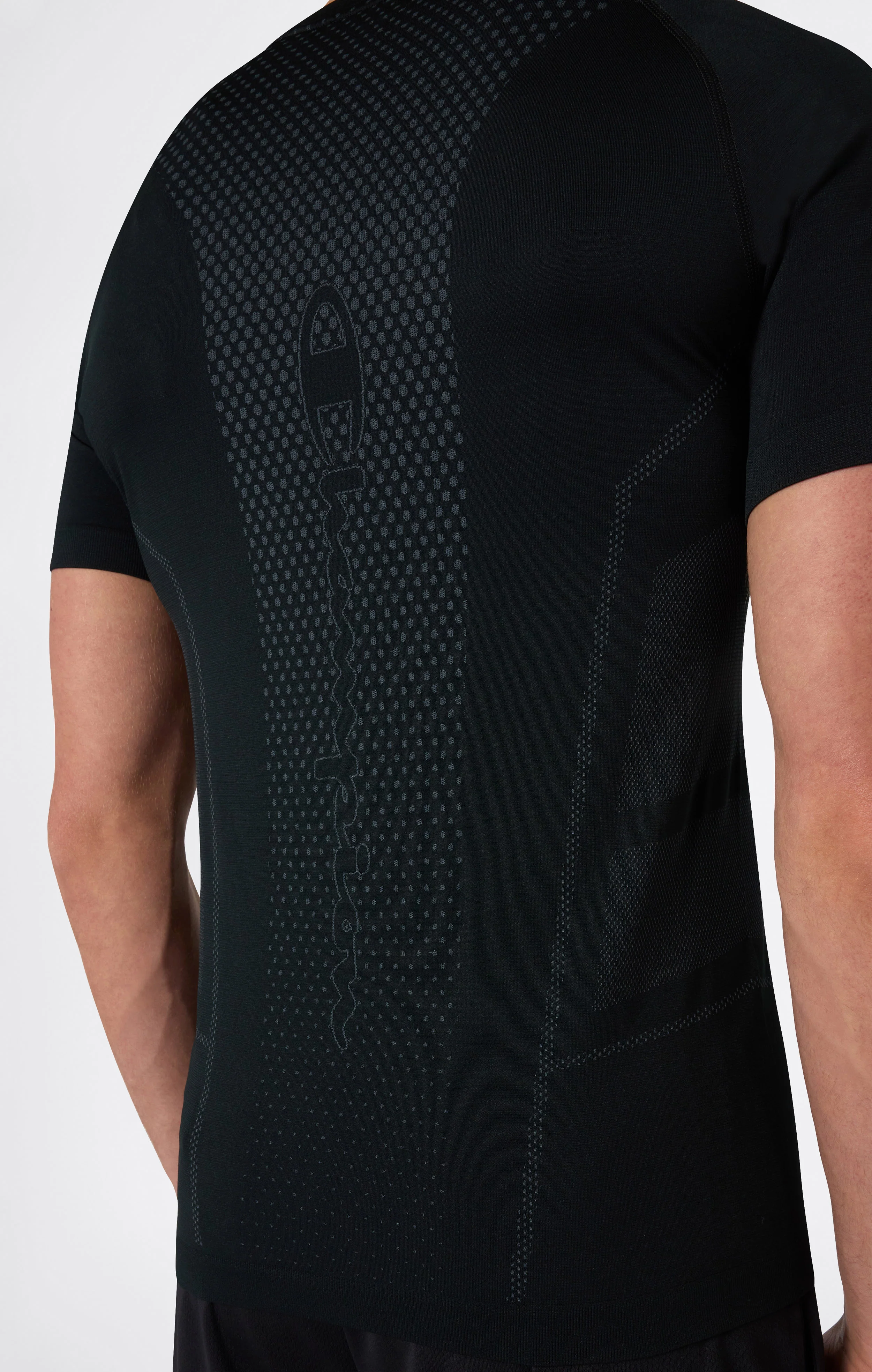 Men’s Breathable Back & Quick Dry Seamless T-Shirt - Image 2