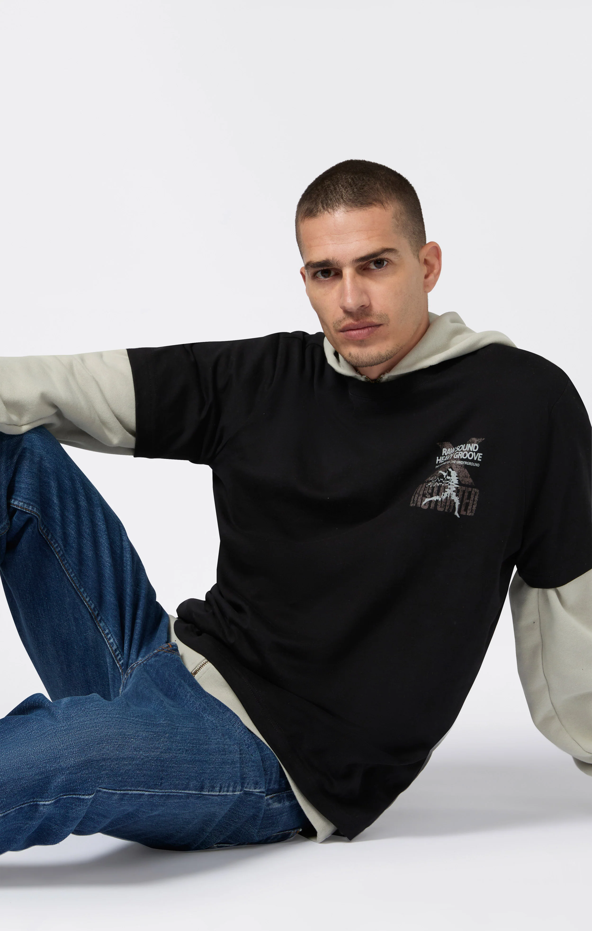 REVERSE WEAVE Men’s Graphic T-Shirt - Image 2