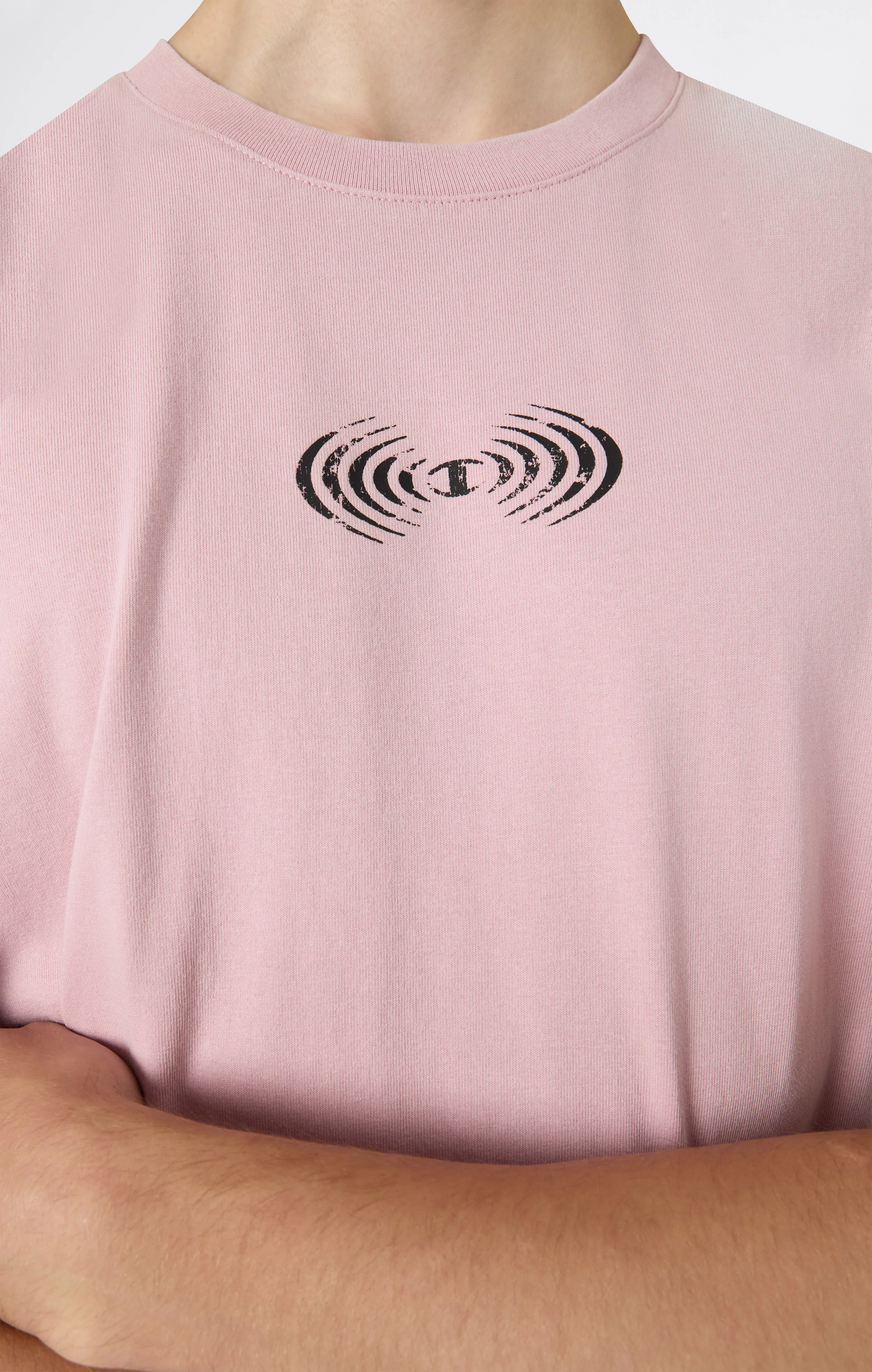 REVERSE WEAVE Men’s Graphic T-Shirt - Image 6