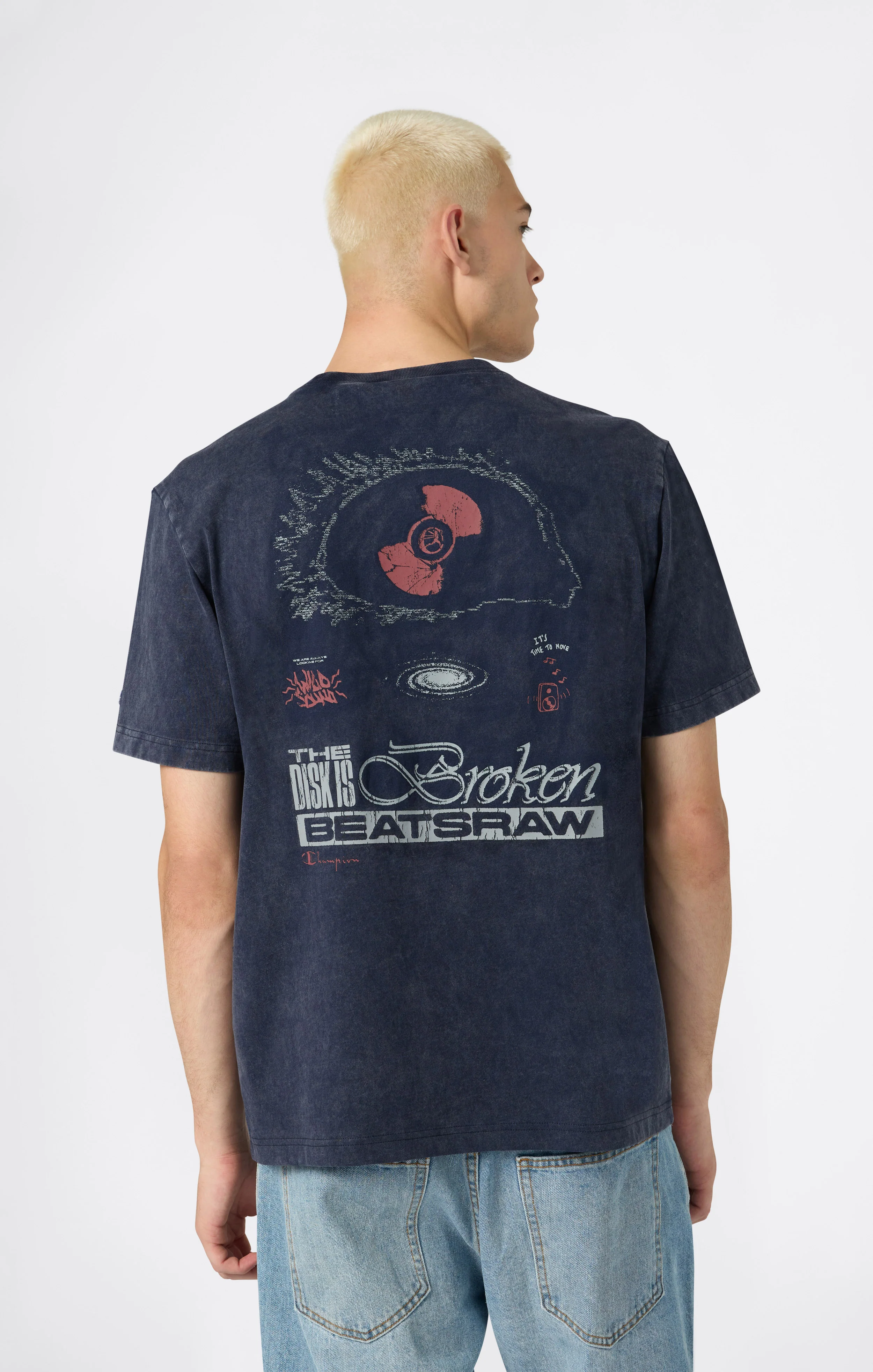 REVERSE WEAVE Men’s Graphic T-Shirt - Image 4