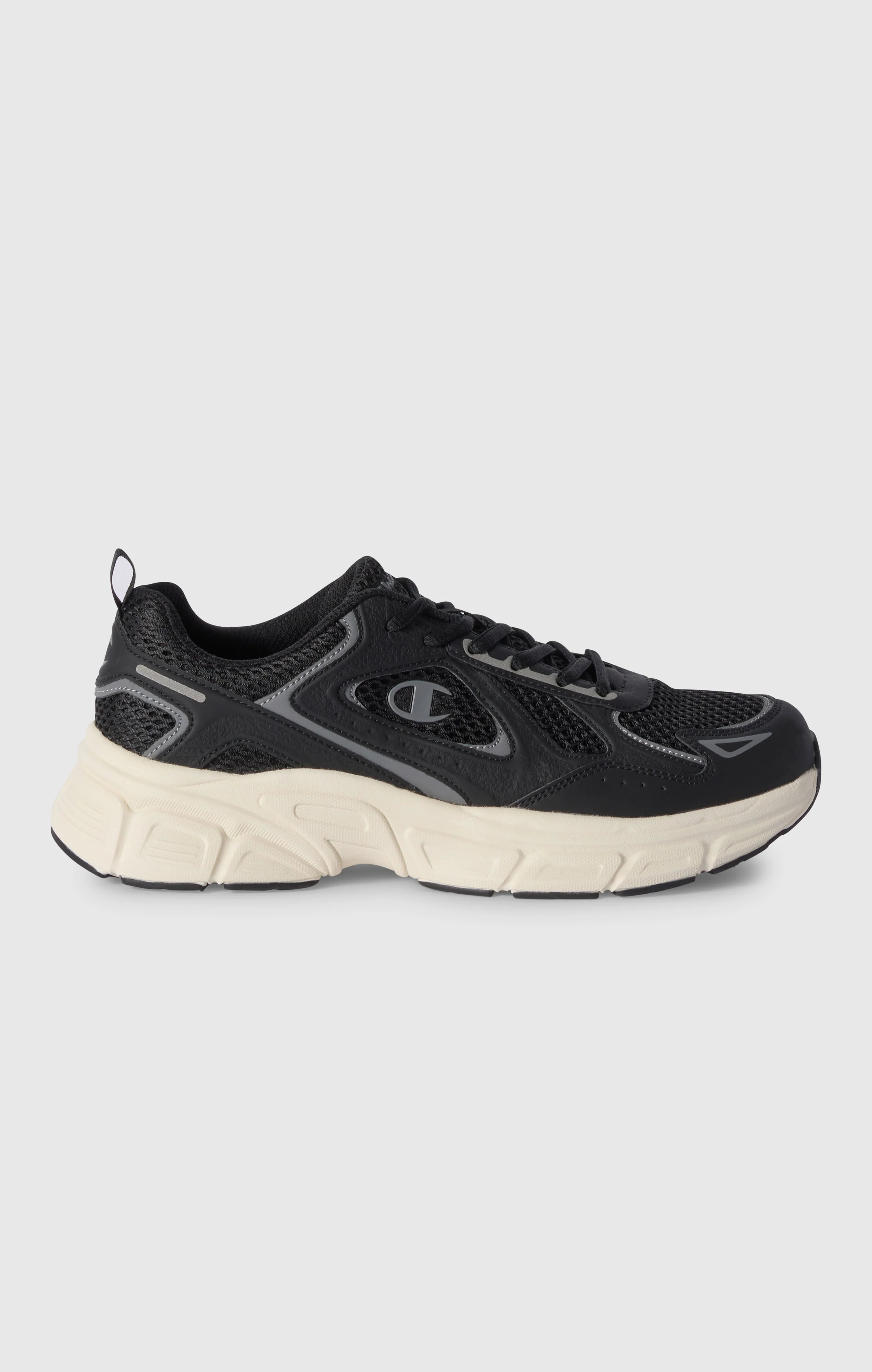 RT25 Mesh Trainers Low