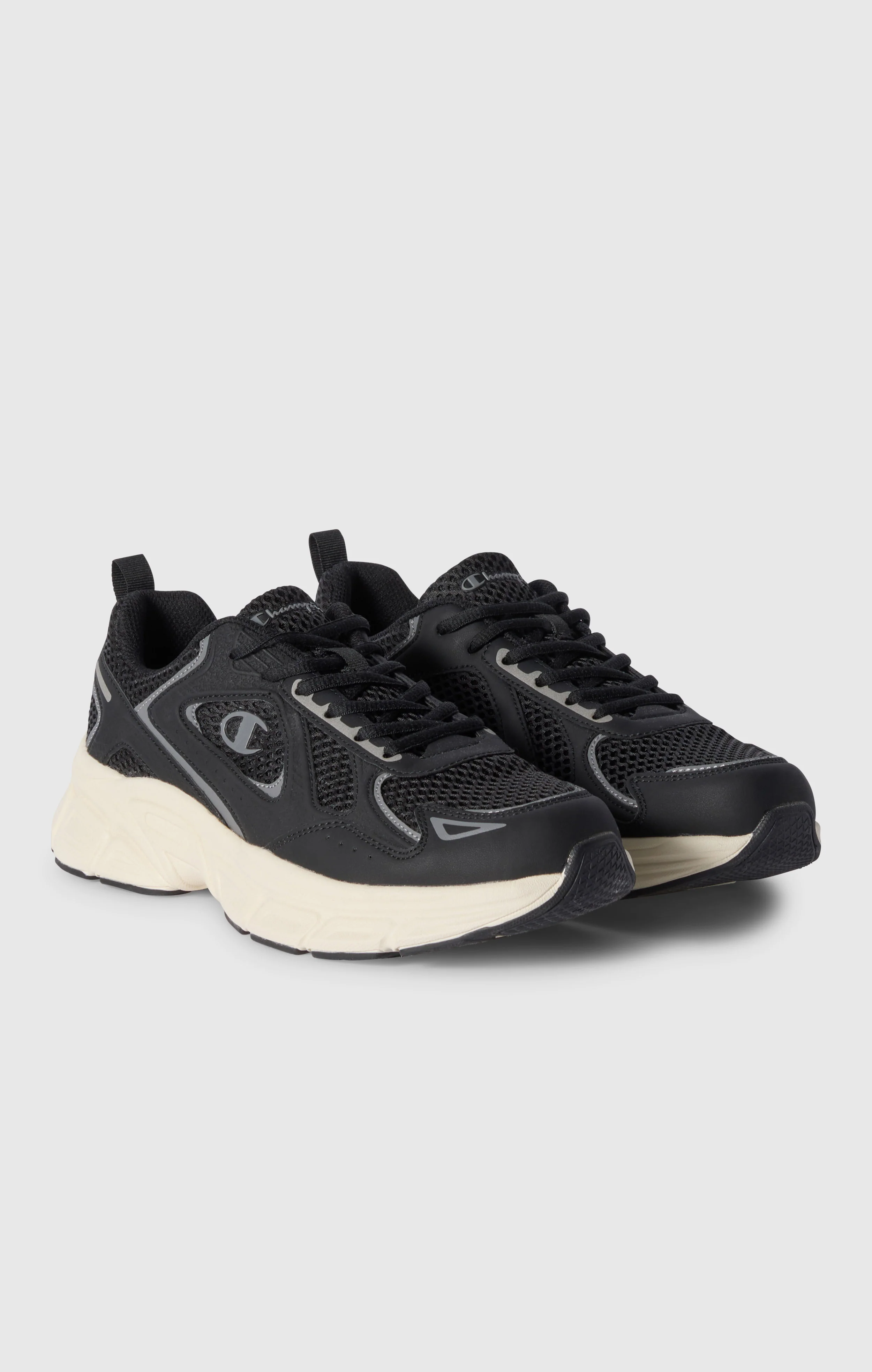 RT25 Mesh Trainers Low - Image 2