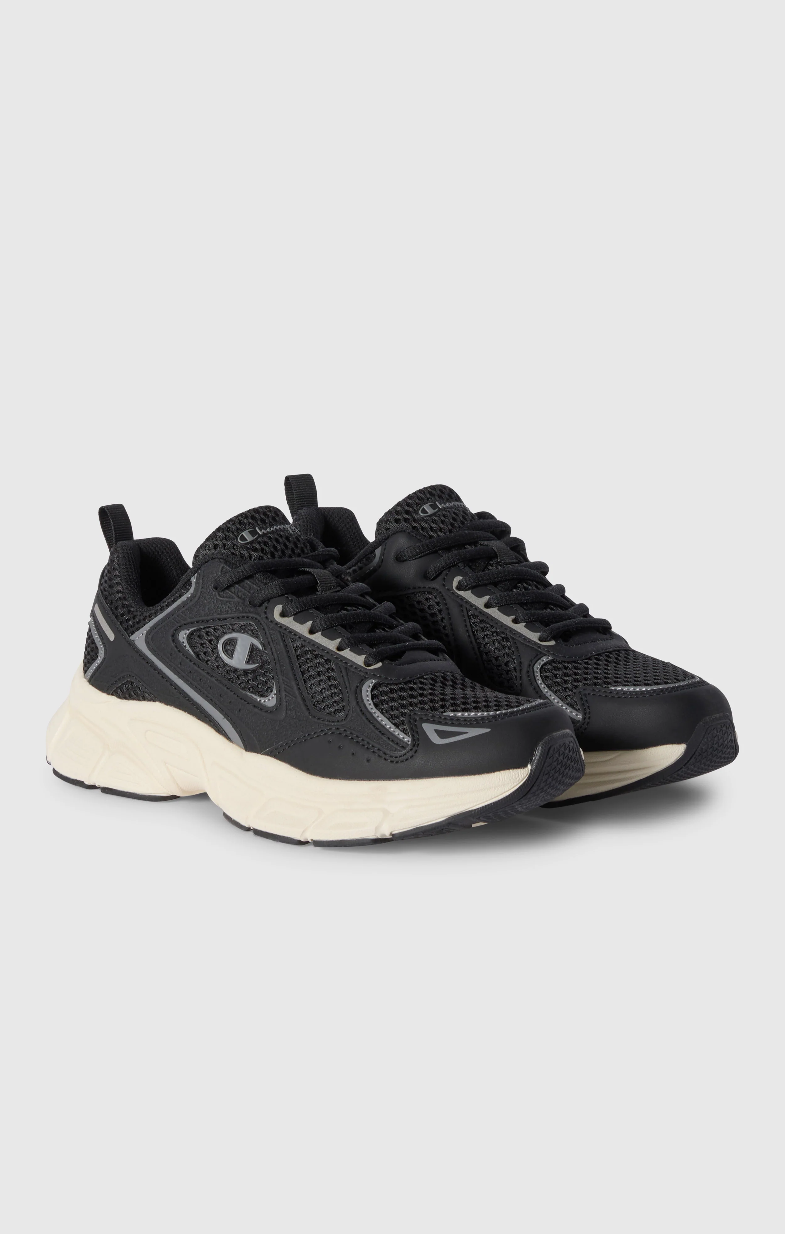 RT25 Mesh Trainers Low - Image 2